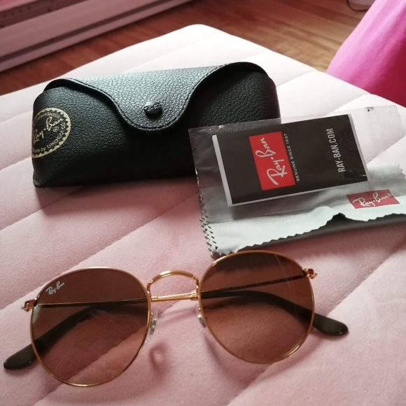 ** SOLD ** RAY BAN Round Frame Sunglasses - Picture 1 of 6